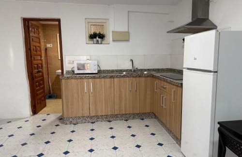 Miraflores del Palo House | Hostal Apartamentos Playa del Palo