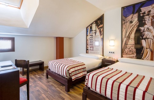 Old Town Baeza Hostel | Hostal Aznaitin