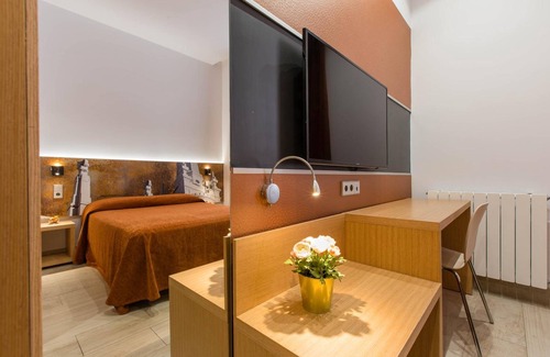 Literary Quarter Hostel | Hostal Cervelo