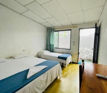 Bahia de la Academia House | Hostal Darwin