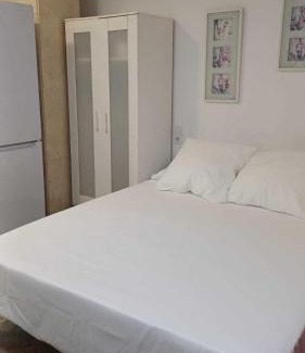 Badalona Apartment | Hostal Estudios