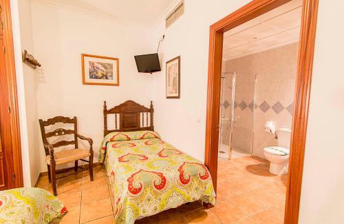 Nerja City Centre House | Hostal Marissal by Dorobe