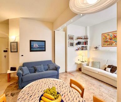 Finale Pia Apartment | Hostdomus - Navy Suite