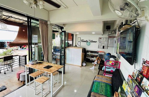 Wua Lai Hostel | Hostel ∙ 8 guests