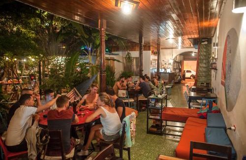 Granada Hostel | Hostel De Boca en Boca
