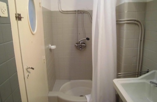 Lagos City Center Hostel | Hostel The White Butterfly