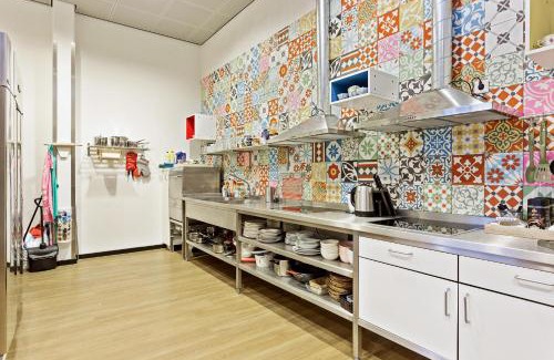 Bijlmer-Centrum Hostel | Hostelle - women only hostel Amsterdam