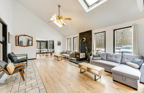 Long Pond House | Hot Tub and Game Room Long Pond Getaway!