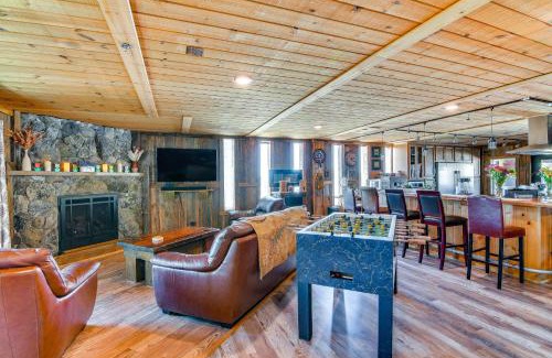 Stateline Apartment | Hot Tub and Mtn Views Epic Stateline Escape!