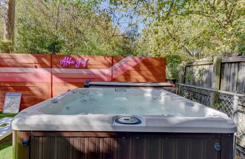 Cherrywood Apartment | Hot Tub - E. Austin - 5 min to UT - 10 min to DTnn