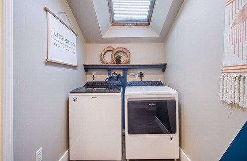 Hawley Cabin | Hot Tub, Firepit, 2-King Bed Suites, Game Room, Coffee Bar, BBQ, WIFI 200 +mbps