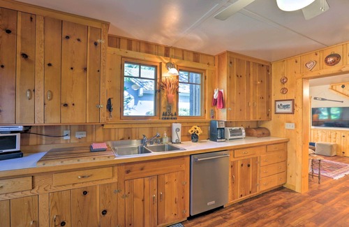 Brockway House | Hot Tub & Lake Tahoe Views: Kings Beach Lodge