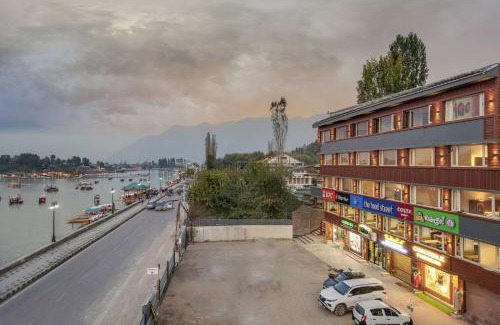 Dal Lake Hotel | Hotel 11 Boulevard