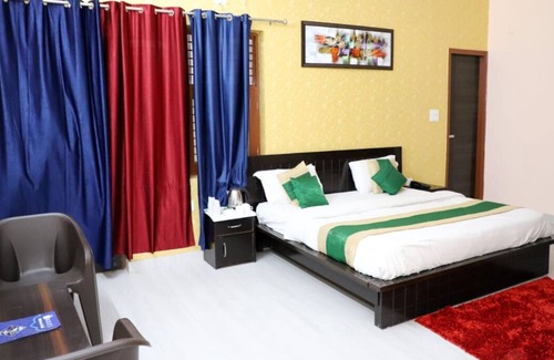 Noida Hotel | Hotel Abodes House
