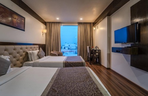 Shyam Nagar Hotel | Hotel Aditya Park Regent