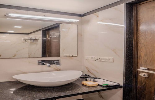Shyam Nagar Hotel | Hotel Aditya Park Regent