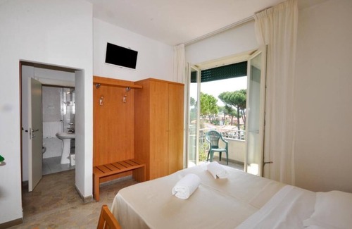 Marina di Pietrasanta House | Hotel Airone B&B
