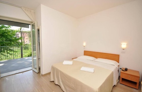 Marina di Pietrasanta House | Hotel Airone B&B