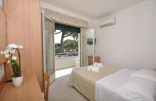 Marina di Pietrasanta House | Hotel Airone B&B