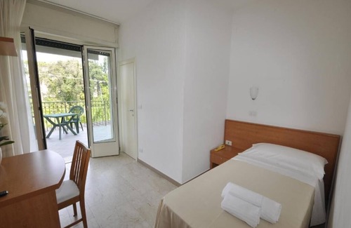 Marina di Pietrasanta House | Hotel Airone B&B
