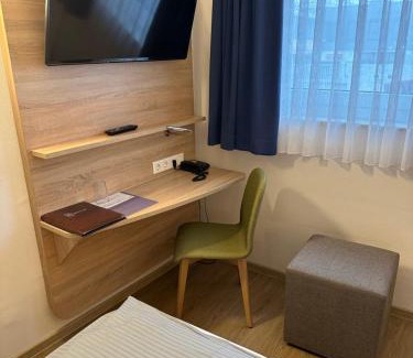 Moersenbroich Hotel | Hotel Am Vogelsanger Weg