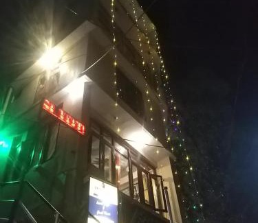 Old Manali House | Hotel Antarctica &Pine n Dine blues cafe