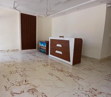 Vrindavan Hotel | Hotel Braj Nikunj ! near new Rangj ji Temple, Prem mandir, ISCKON temple ! Fully air conditioned and prime located place
