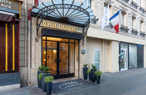 Quinze-Vingts Hotel | Hotel Camille Paris Tapestry Collection by Hilton
