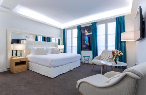Quinze-Vingts Hotel | Hotel Camille Paris Tapestry Collection by Hilton