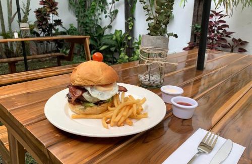 Laureles Hotel | Hotel Casa Las Palmas