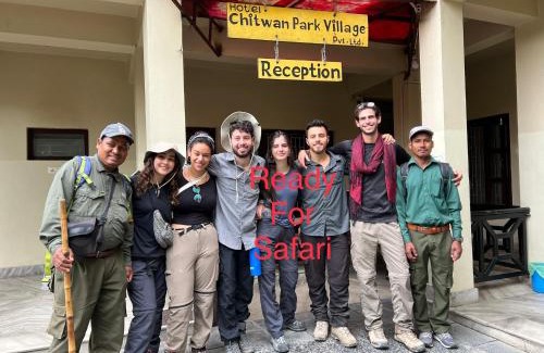 Sauraha Hotel | Hotel Chitwan Park Village