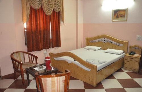Gopalbari Hotel | Hotel Classic Inn Near Jaipur Railway Station