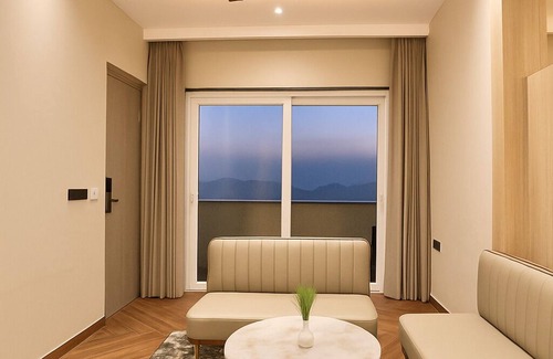Jaiharikhal Hotel | Hotel Cloud End