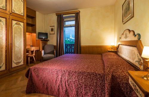 Cortina d'Ampezzo Historic Centre Hotel | Hotel Corona