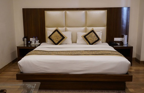 Fatehpur Hotel | HOTEL DHARAMSHALA PARADISE