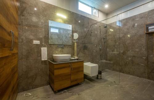 South West Hotel | Hotel East End Delhi Aiport