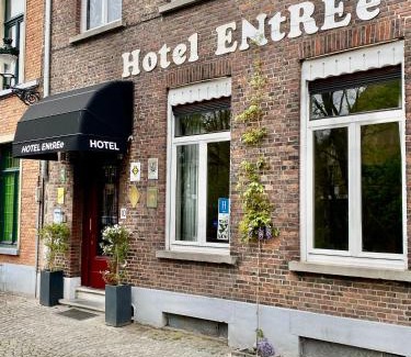 Historical Center Bruges Hotel | Hotel Entree - Canal View Bruges