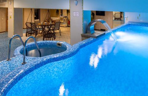 Vynnyky Hotel | Hotel Galaktika