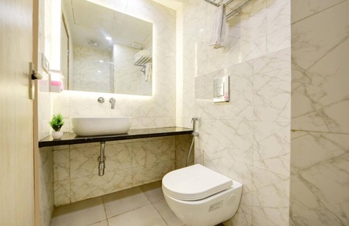 Paharganj Hotel | Hotel Guru Preet- New Delhi Railway Station