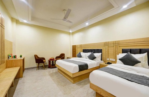 Paharganj Hotel | Hotel Guru Preet- New Delhi Railway Station