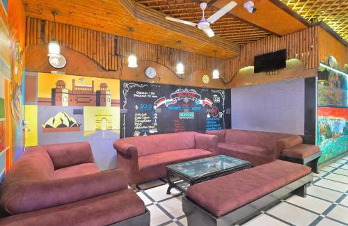Paharganj Hotel | Hotel Hari Piorko Grand - 2 Min from New Delhi Railway Station