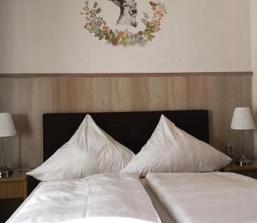 Stadtbezirke IX Bed & Breakfast | Hotel Hohenstein -Radweg-Messe-Baldeneysee