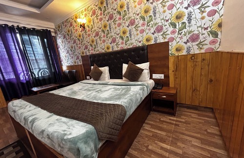 Bhagsu Nag Hotel | Hotel Honey N Spice