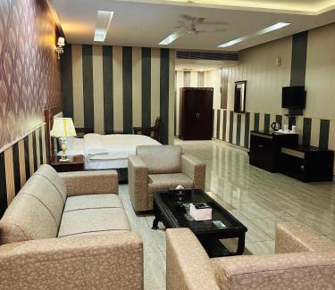 Sri Hargobindpur Hotel | Hotel Inder Paradise