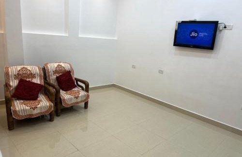 Ayodhya Hotel | Hotel Jayaditya Palace Near Ram Mandir walking Distance