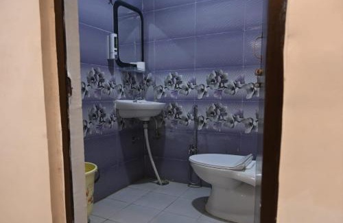 Sigra Hotel | Hotel Jhanki Residency Near Kashi Temple