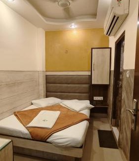 Paharganj House | Hotel Le Walnut near New Delhi Railway Station
