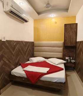 Paharganj House | Hotel Le Walnut near New Delhi Railway Station