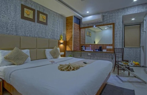 Surat Hotel | Hotel Limra Surat