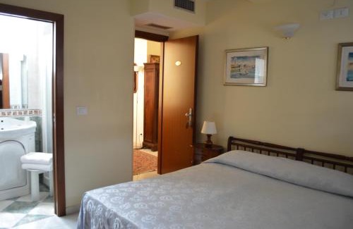 Santa Croce Hotel | Hotel Locanda Salieri